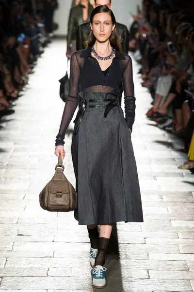 Look 3